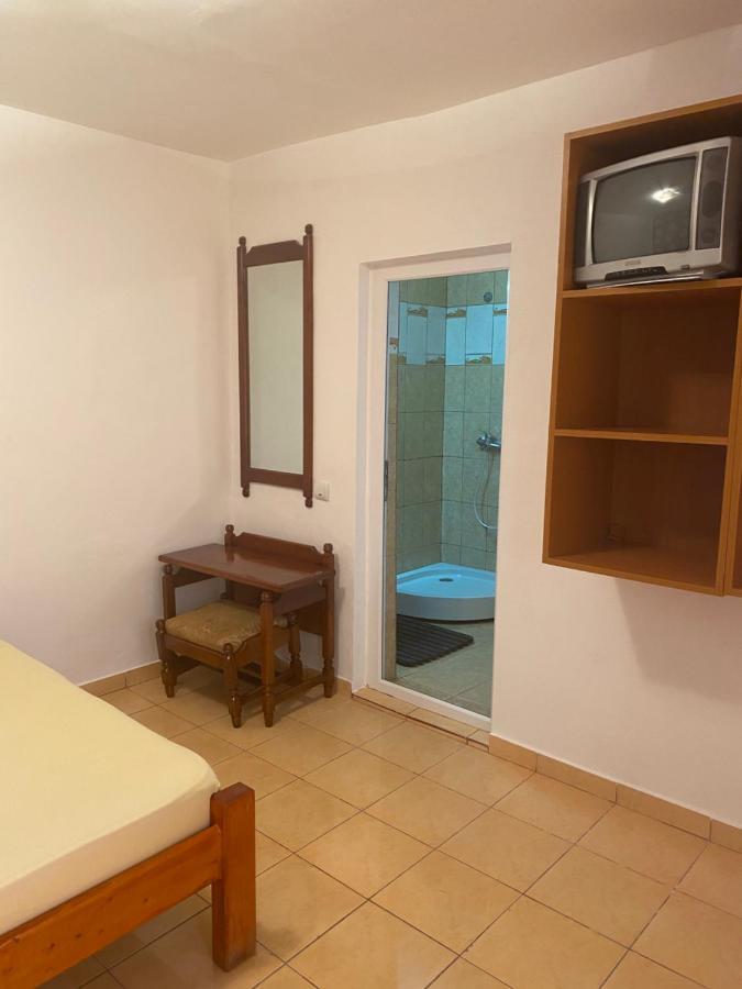 Hotel Vila Gino Costinesti Esterno foto